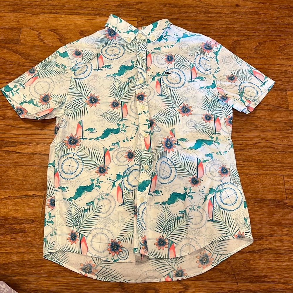 Vineyard Vines boys large (16) never worn